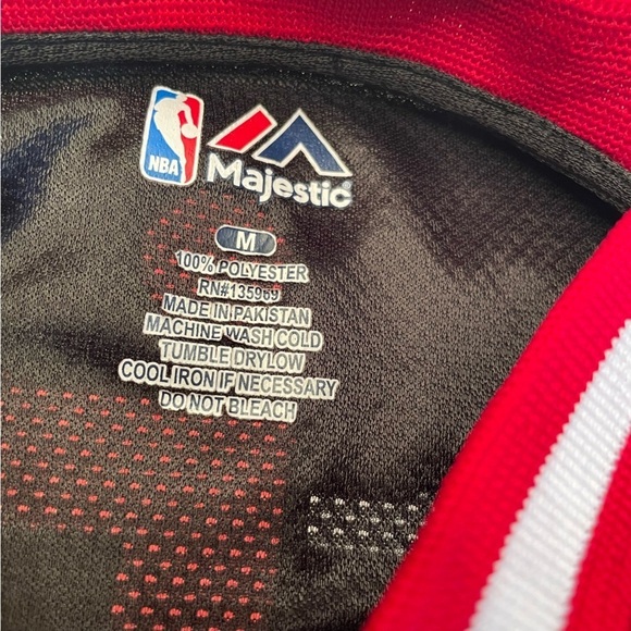 🏀  Raptors: Lowry 7 V-Neck Jersey Tee! Unisex Youth Size Medium 🦖 - Picture 6 of 9